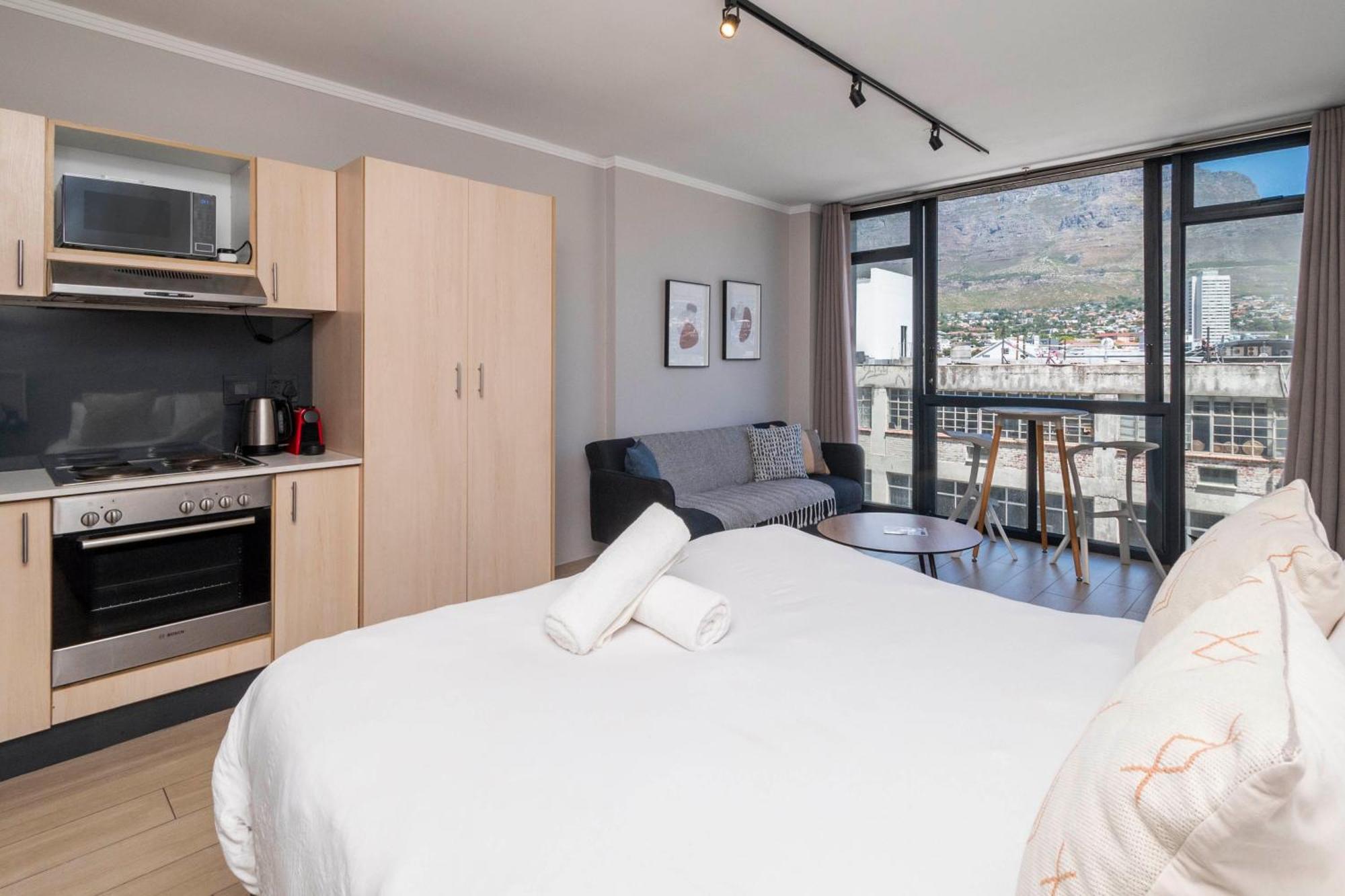 With Panoramic Table Mountain Views Apartamento *